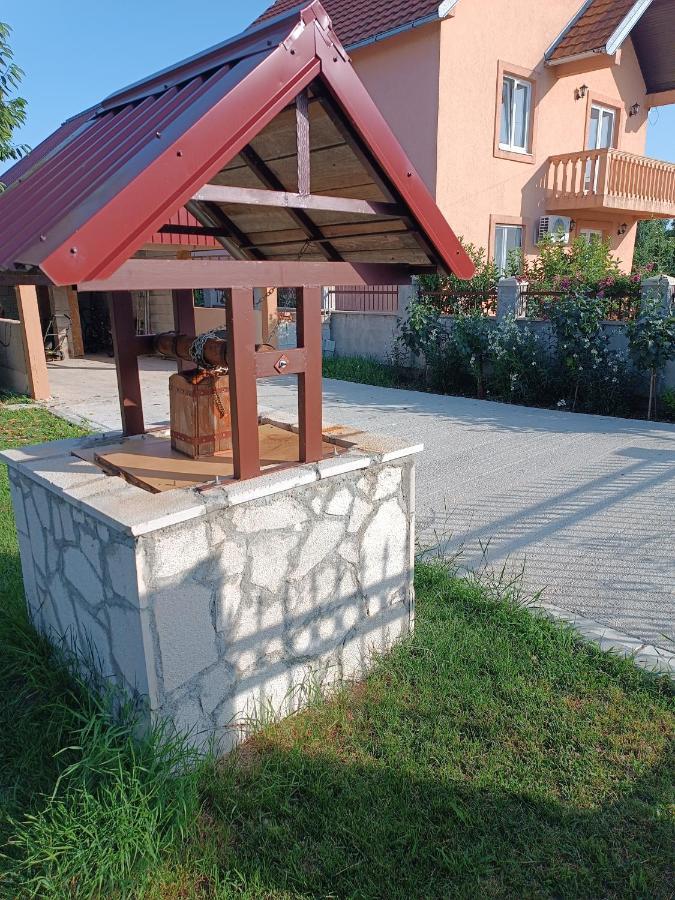 NikšićCalm Nestアパートメント エクステリア 写真