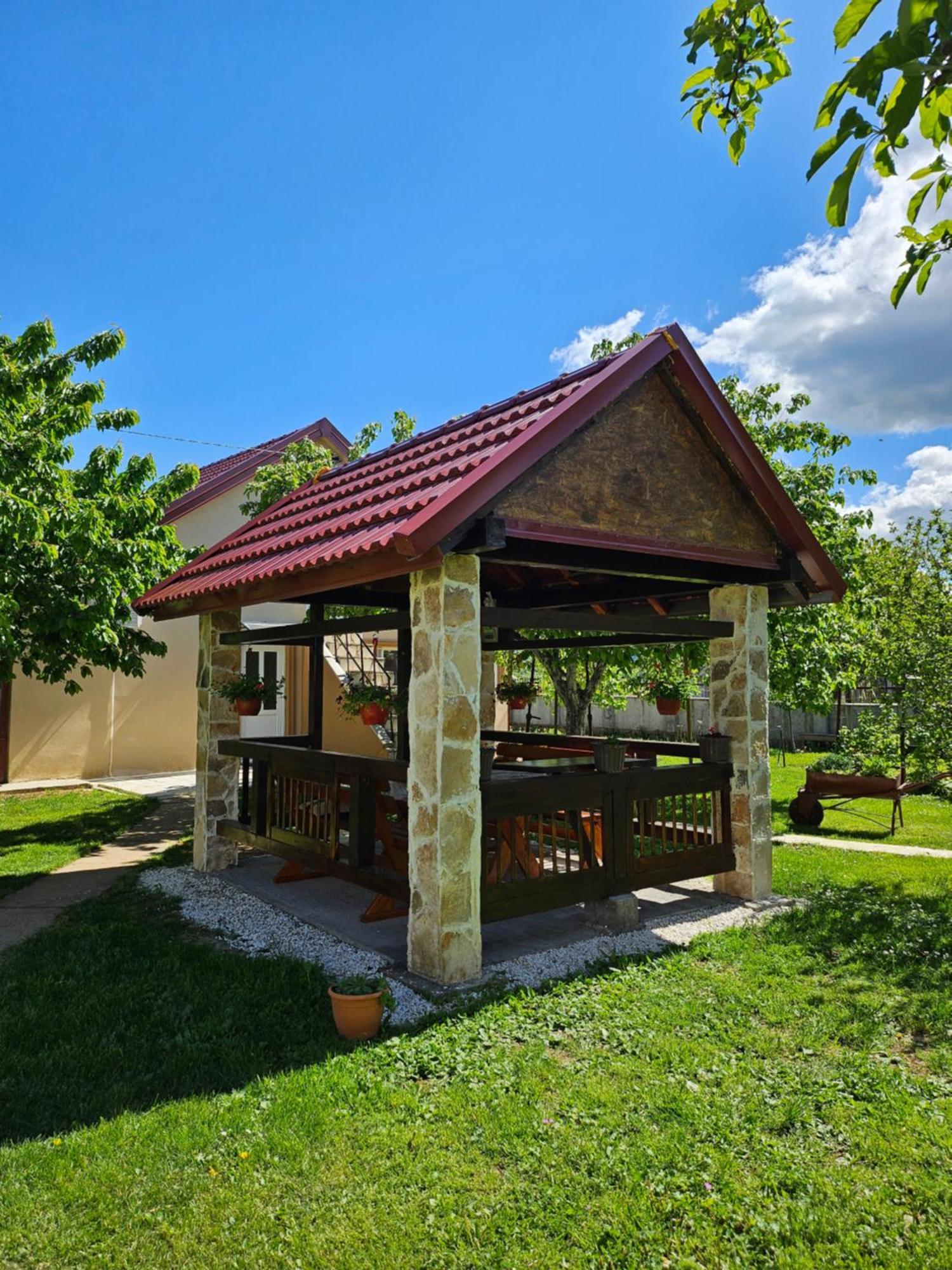 NikšićCalm Nestアパートメント エクステリア 写真